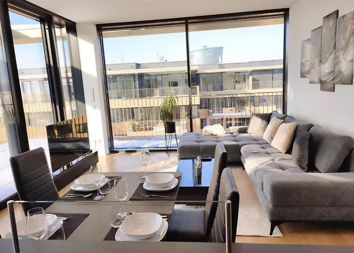 Panorama Apartment Vienna - Free Parking, Sauna & Fitness